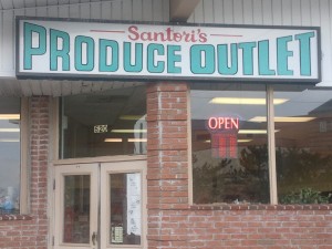 Located right next to Veggie Pizzeria on Albany Ave, Santori's offers fresh produce at great prices. Don't bother looking anywhere else.